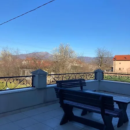 펜션 Holiday Rental Home Hrasnica
